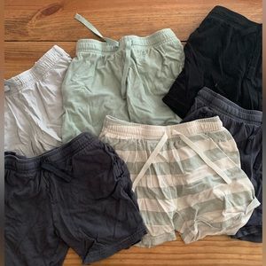 ✨H&M Boys shorts lot (size 6Y)